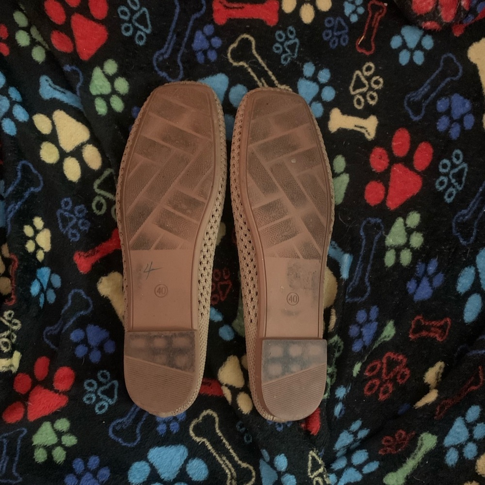 Flats - Picture 2 of 3